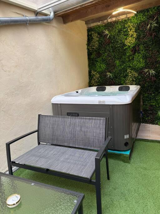 בר-לה-דוק Luxury Room - Havre De Paix Avec Jacuzzi Prive מראה חיצוני תמונה